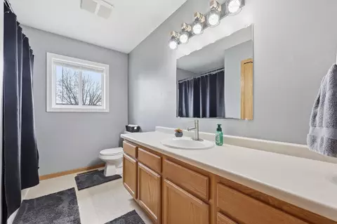 Bath - 1201 9th Ave SE, Barnesville, MN 56514 photo 1 of 2