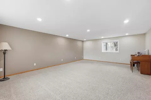 Living - 1201 9th Ave SE, Barnesville, MN 56514 photo 3 of 4