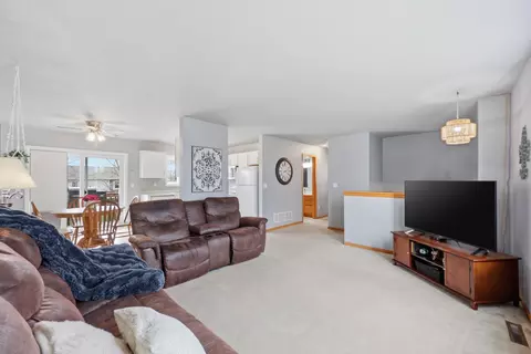 Living - 1201 9th Ave SE, Barnesville, MN 56514 photo 2 of 4