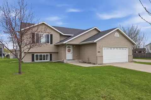 Exterior - 1201 9th Ave SE, Barnesville, MN 56514 photo 2 of 8