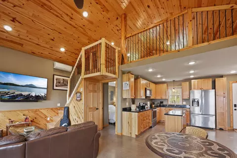 10422 W Lake Rd, Rice, MN 56367