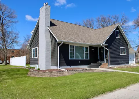 305 Arnold Ave N, Thief River Falls, MN 56701