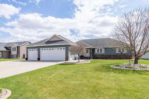 1819 52nd Ave N, Moorhead, MN 56560