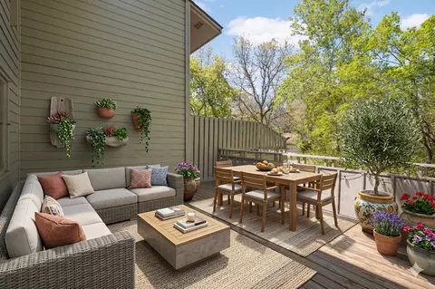 10203 Scarborough Rd, Bloomington, MN 55437