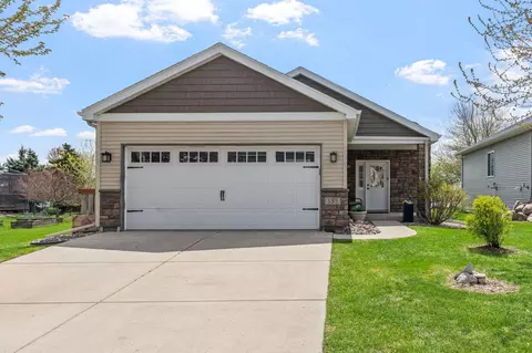 555 Tiffany Ln, Waconia, MN 55387