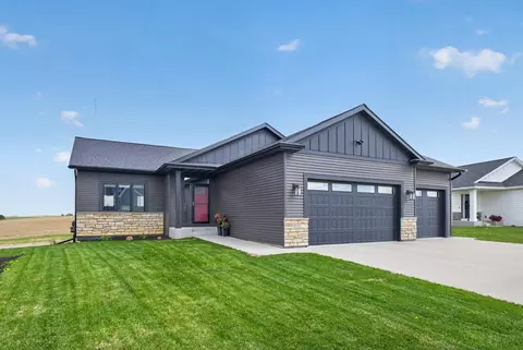 1737 Brandt Dr NE, Byron, MN 55920