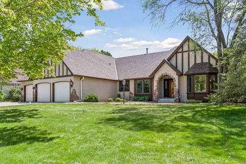 3595 Rae Ln, Woodbury, MN 55125