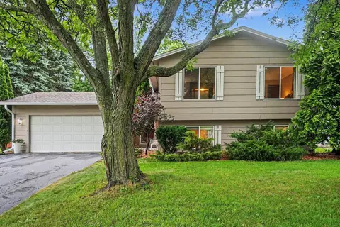 7201 32nd Ave N, Crystal, MN 55427