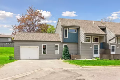 1738 Bluebill Dr, Eagan, MN 55122