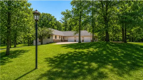 1012 Maple Ridge Ct NW, Bemidji, MN 56601