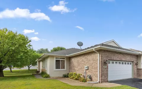 8903 Preserve Trl, Savage, MN 55378