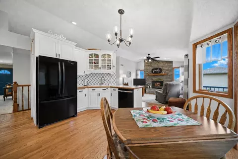 Kitchen - 4820 Echo Ct, Faribault, MN 55021 photo 4 of 7