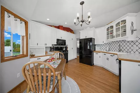 Kitchen - 4820 Echo Ct, Faribault, MN 55021 photo 2 of 7