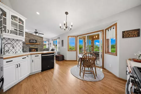 Kitchen - 4820 Echo Ct, Faribault, MN 55021 photo 5 of 7