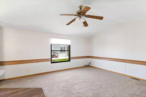 Living - 2210 Sundet Ln, Faribault, MN 55021 photo 7 of 8
