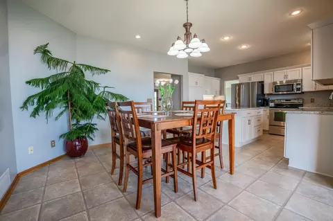 Dining - 5979 24th St NE, Willmar, MN 56201 photo 4 of 5