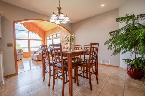 Dining - 5979 24th St NE, Willmar, MN 56201 photo 3 of 5