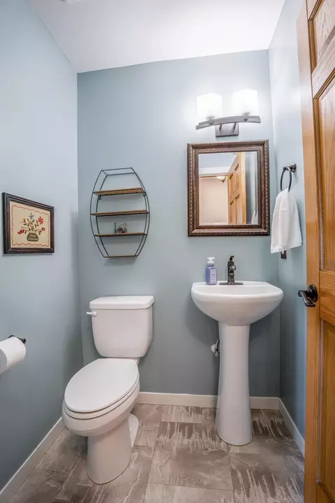 Bath - 5979 24th St NE, Willmar, MN 56201 photo 4 of 7