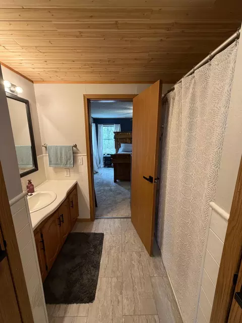 Bath - 2174 66th Ave NE, Willmar, MN 56201 photo 1 of 2