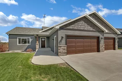 1704 Knottingham Dr, Sartell, MN 56377