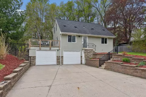 1405 Mahtomedi Ave, Mahtomedi, MN 55115
