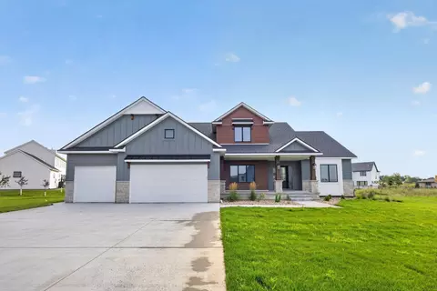 2762 Mayo Prairie Ln SW, Rochester, MN 55902