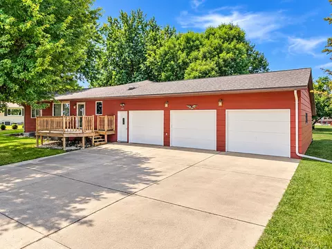 431 Spring St, Tracy, MN 56175