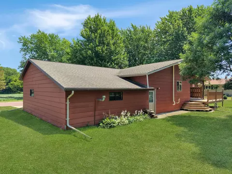Exterior - 431 Spring St, Tracy, MN 56175 photo 8 of 10