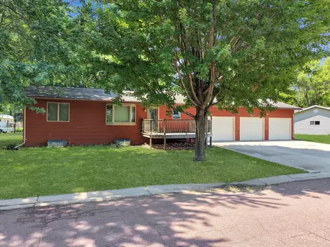 Exterior - 431 Spring St, Tracy, MN 56175 photo 2 of 10