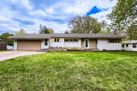 3420 Xenium Ln N, Plymouth, MN 55441