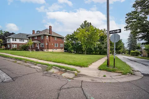 200 E 3rd St # X, Duluth, MN 55805 photo 6