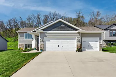 3381 Ridgeline Dr SE, Rochester, MN 55904