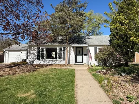 3911 Welcome Ave N, Robbinsdale, MN 55422
