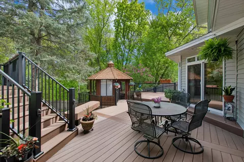 412 E 135th St, Burnsville, MN 55337
