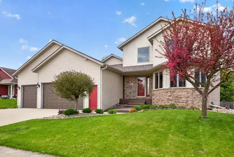 1011 Golfers Ct SE, Rochester, MN 55904