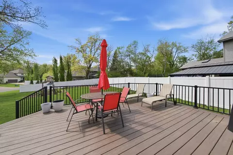 Exterior - 2067 Kings Rd, Eagan, MN 55122 photo 4 of 12