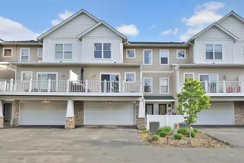 2693 New Century Ln, Maplewood, MN 55119