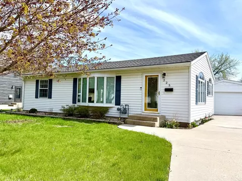 225 Sunrise Blvd, Redwood Falls, MN 56283