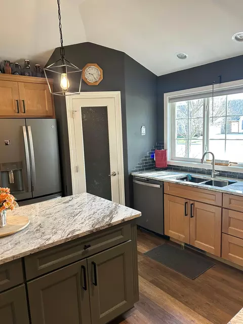 Kitchen - 3221 Eagle Ridge Dr W, Willmar, MN 56201 photo 2 of 3