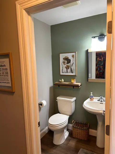 Bath - 3221 Eagle Ridge Dr W, Willmar, MN 56201 photo 1 of 2