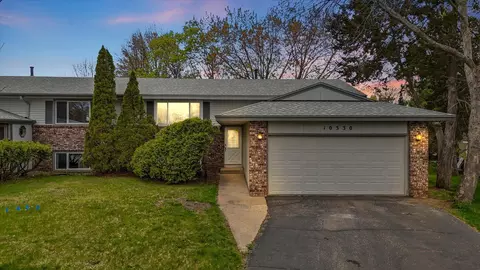 10330 Rhode Island Cir, Bloomington, MN 55438