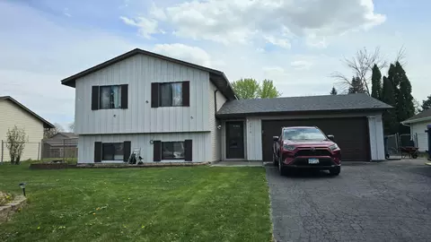 7916 Hallmark Way, Apple Valley, MN 55124