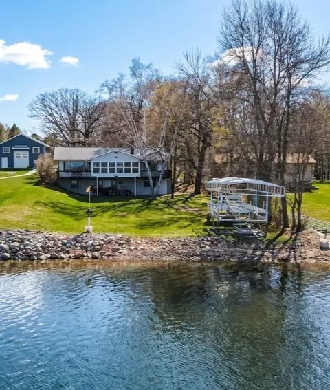 20645 Oakland Beach Rd, Detroit Lakes, MN 56501