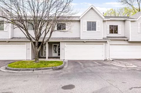 8786 Norway St NW, Coon Rapids, MN 55433