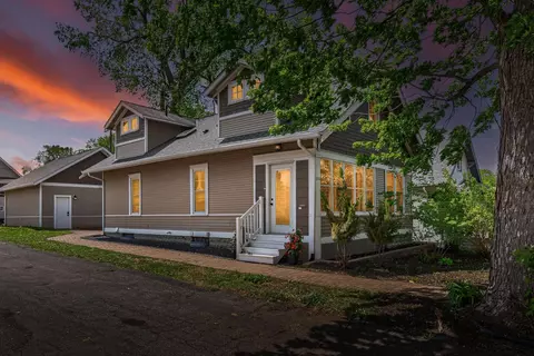 654 Carroll Ave, Saint Paul, MN 55104