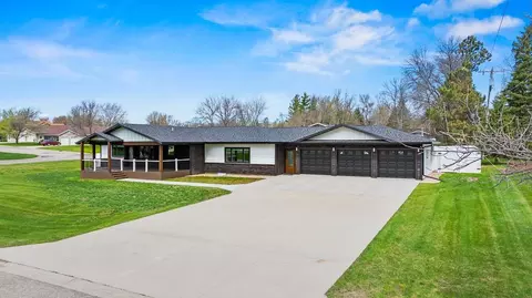 711 8th St W, Clear Lake, SD 57226