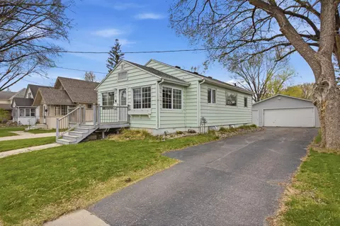 1621 8th Ave S, Fargo, ND 58103