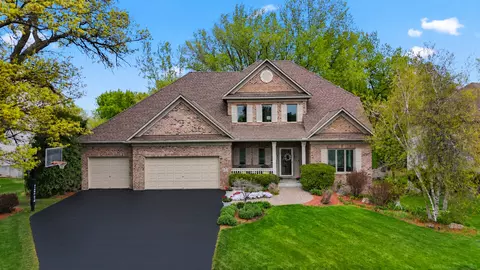 8669 Carriage Hill Rd, Savage, MN 55378