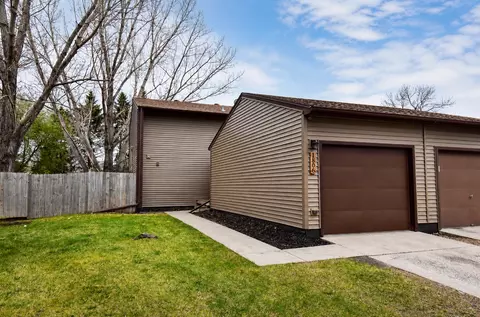 1806 23rd Ave S, Fargo, ND 58103