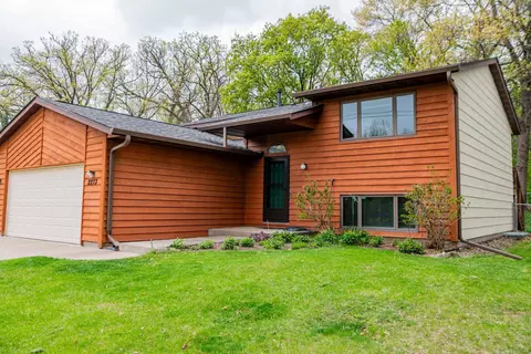 2273 6th St N, North Saint Paul, MN 55109